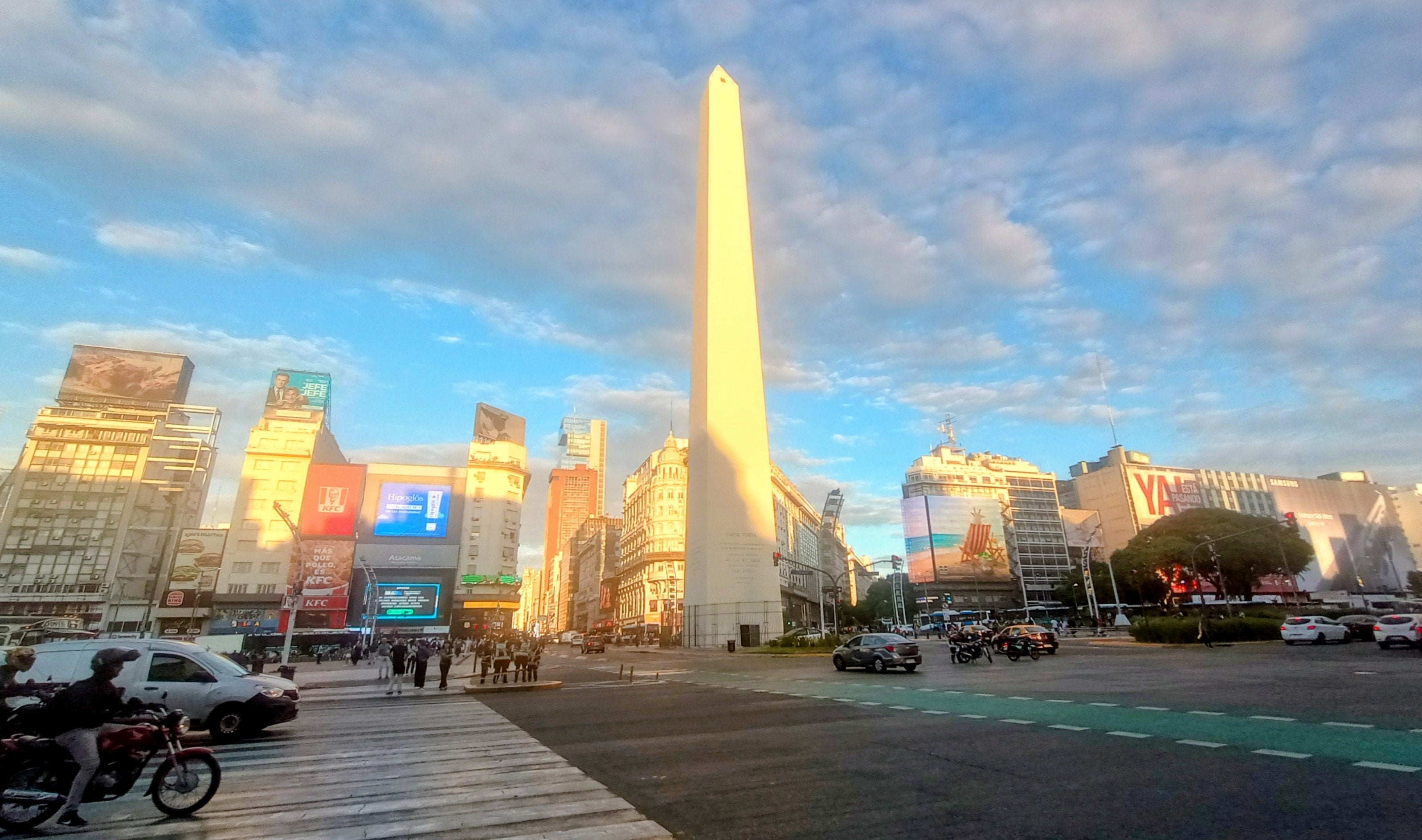 The Obelisco at sunset