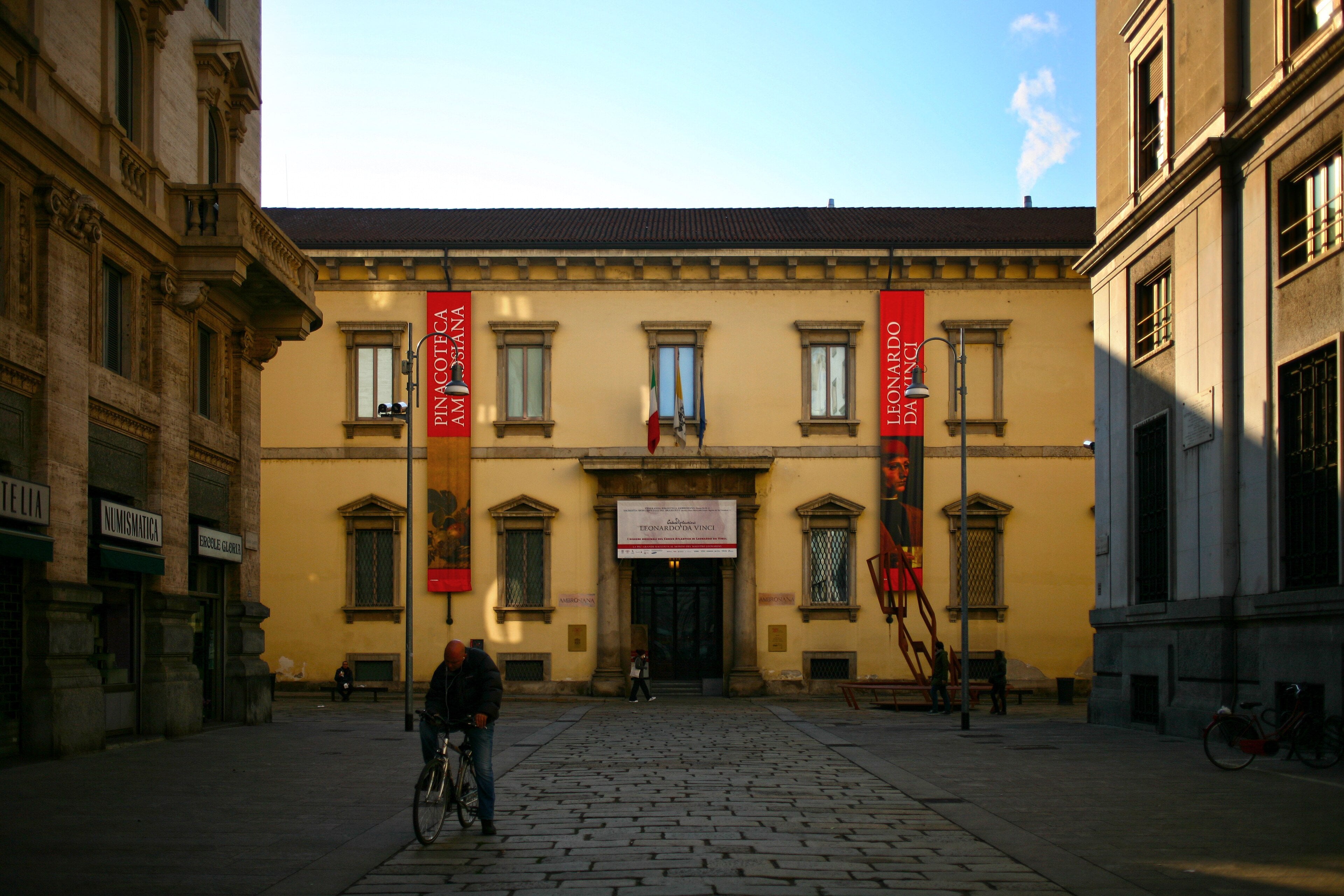 Biblioteca Ambrosiana facade