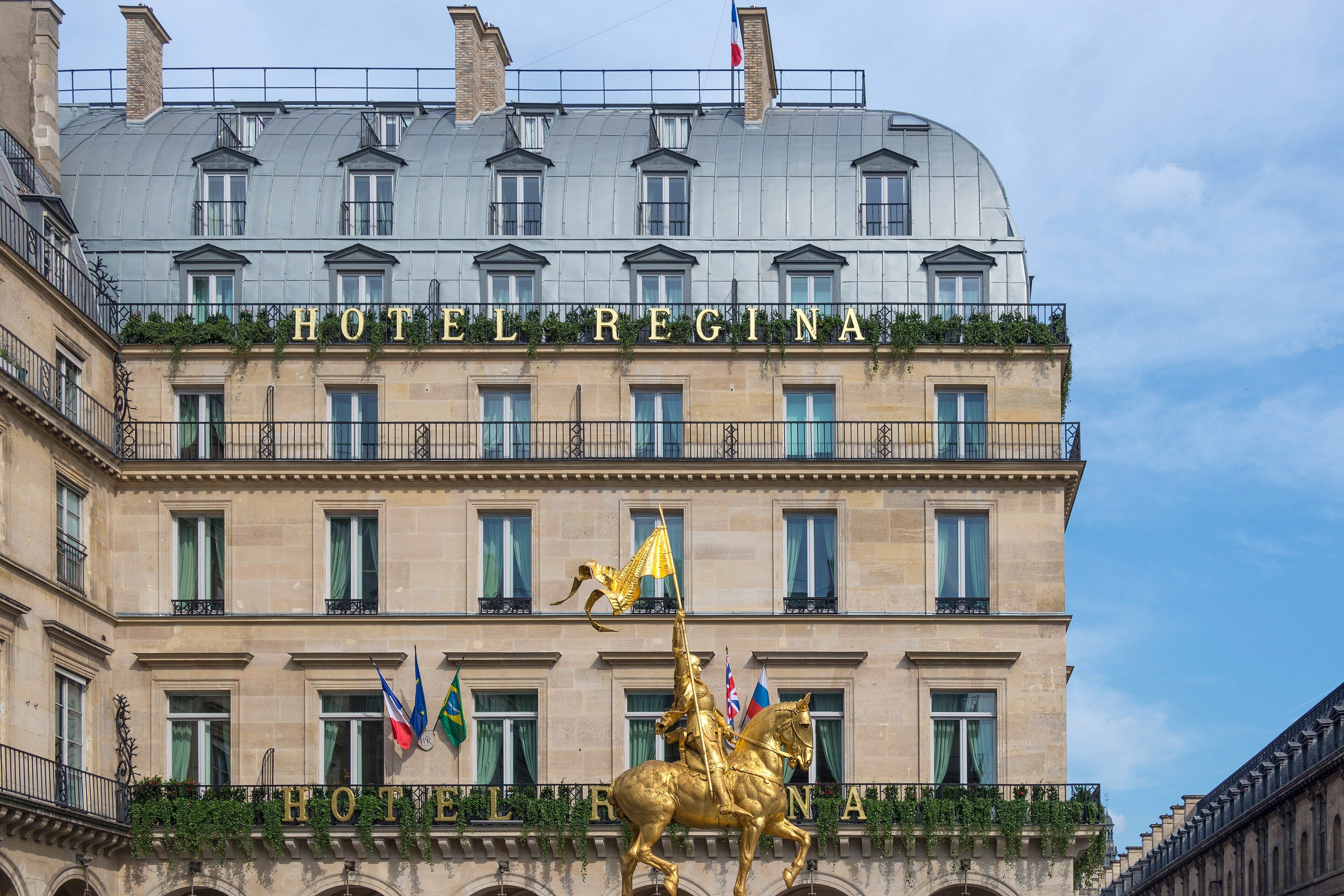 Hôtel Regina Louvre on Place des Pyramides