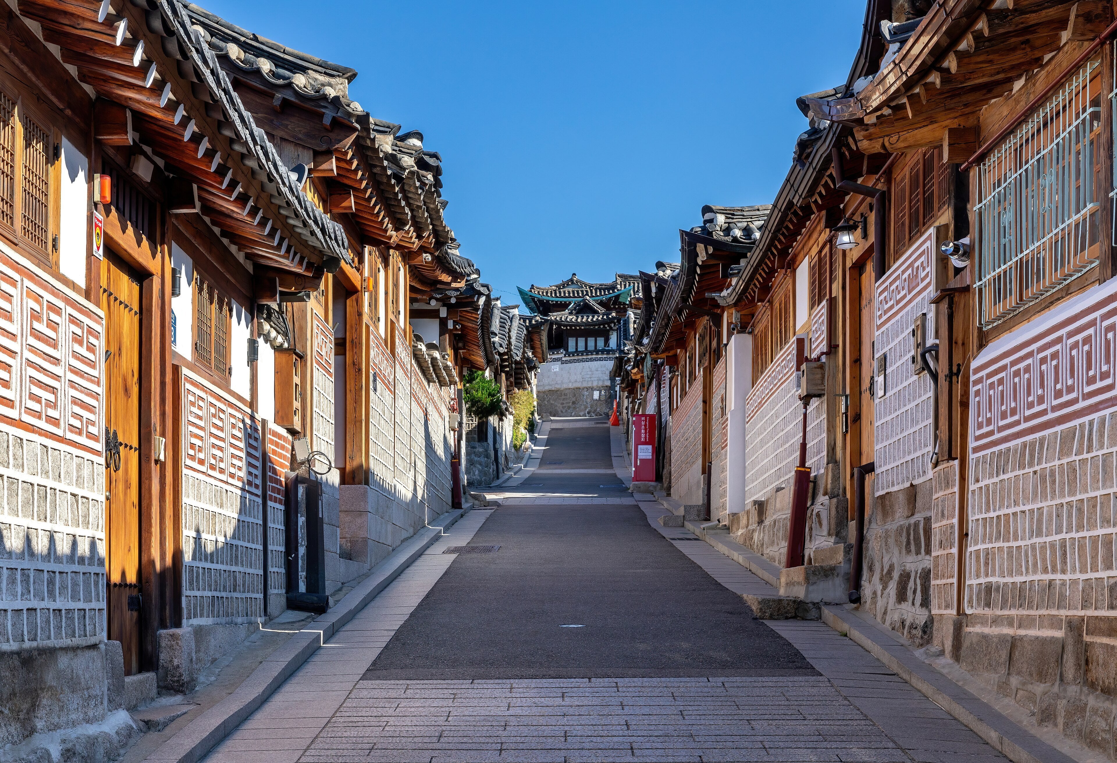 Hanok houses on Bukchon-ro 11-gil, Bukchon Hanok Village