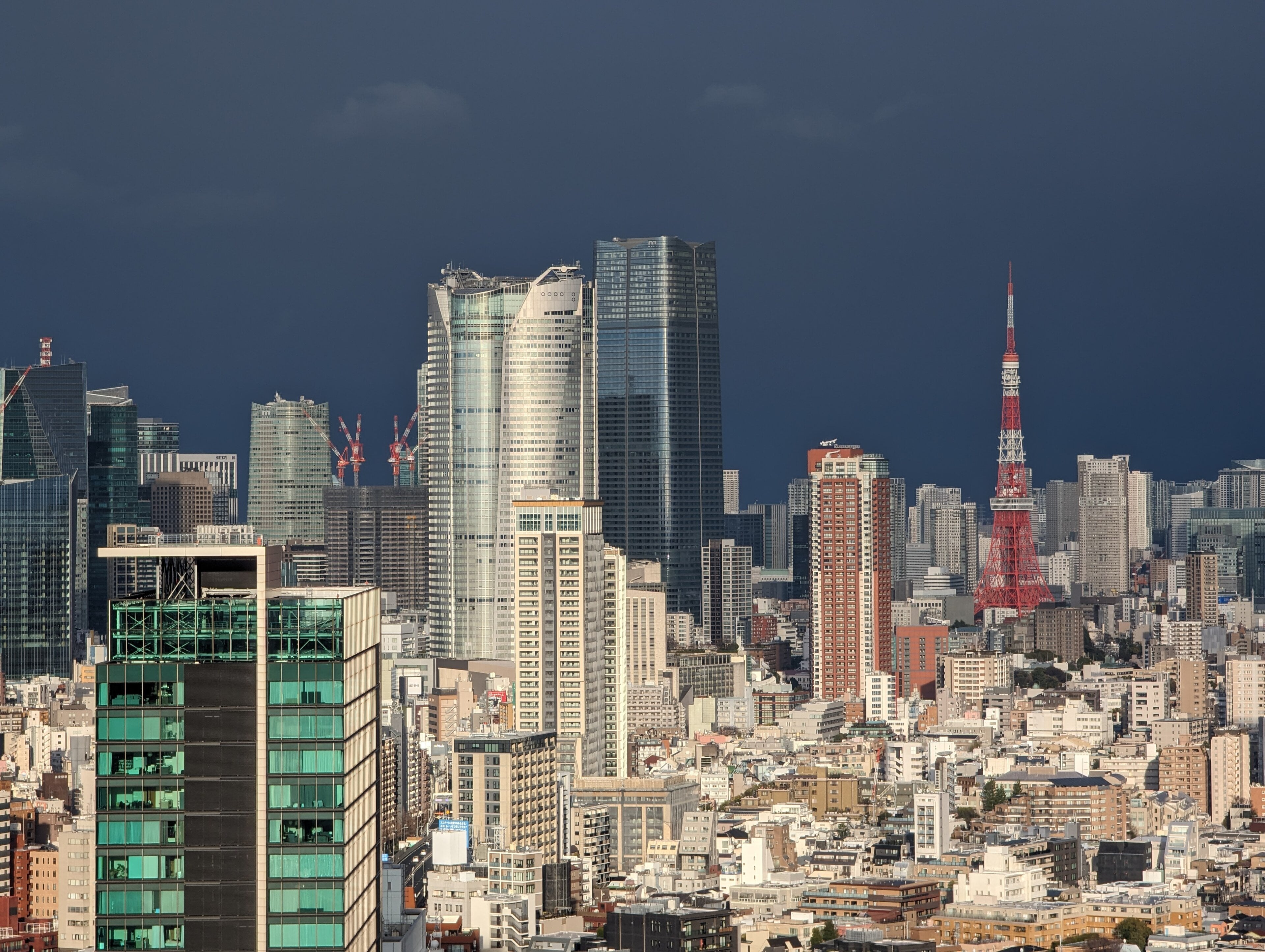 Roppongi Hills Mori Tower and Tokyo Tower