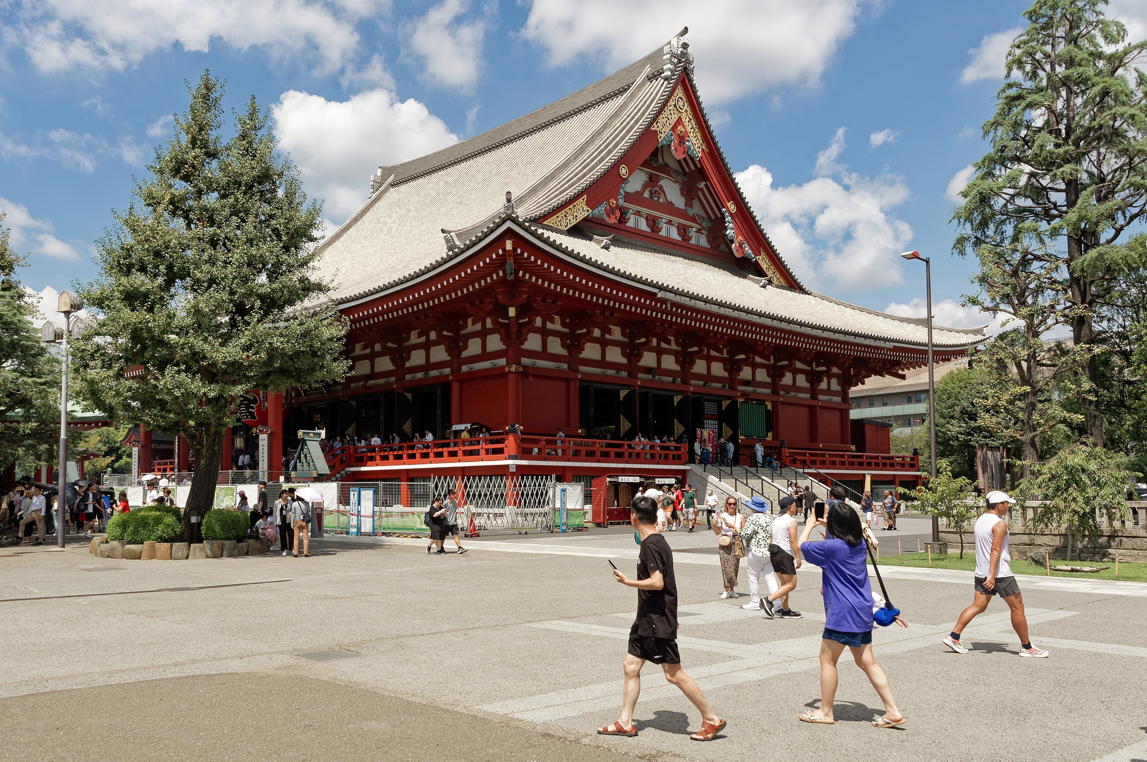 The main hall of Sensō-ji