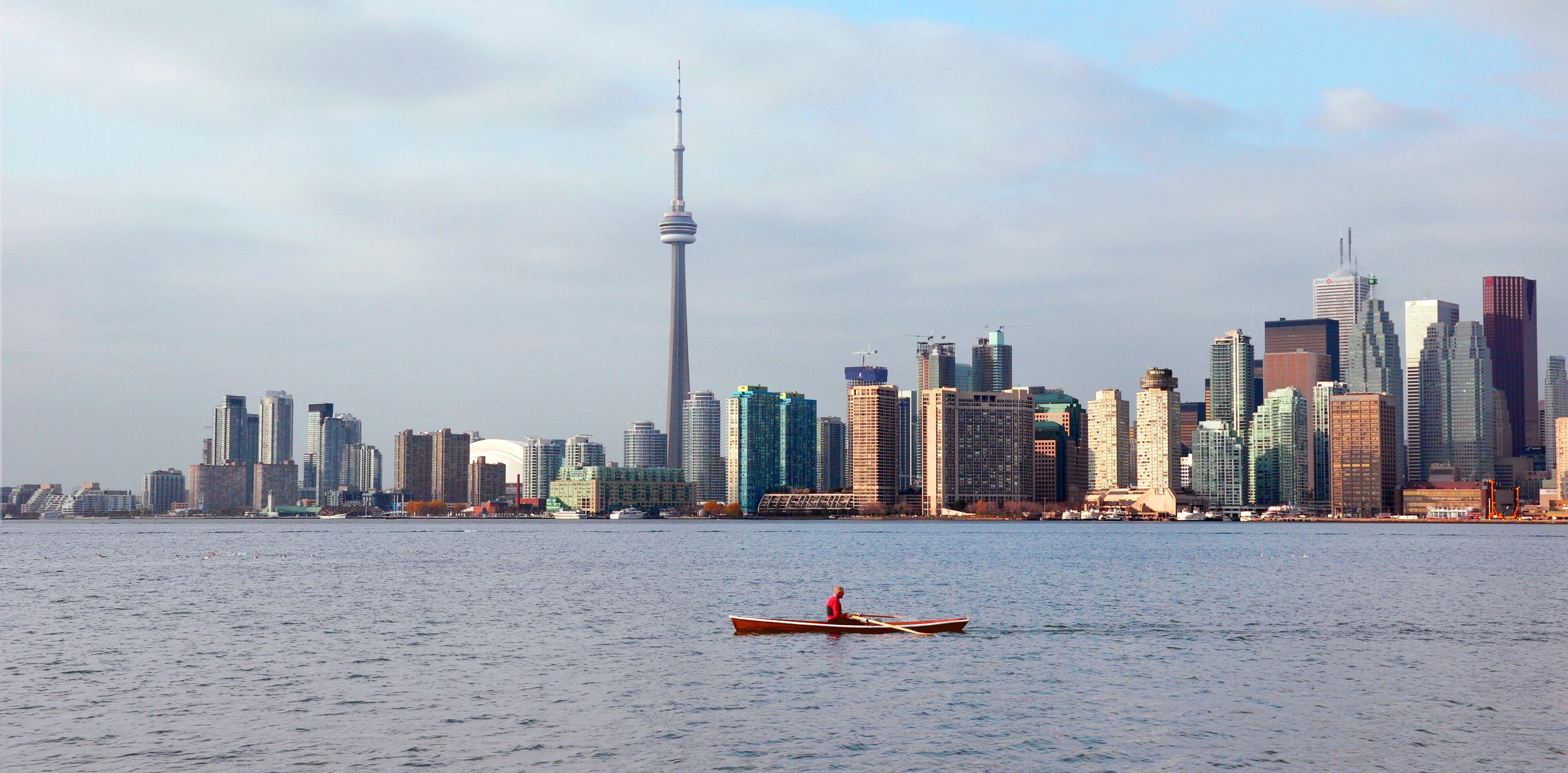 Toronto’s skyline and the CN Tower from the Toronto Islands