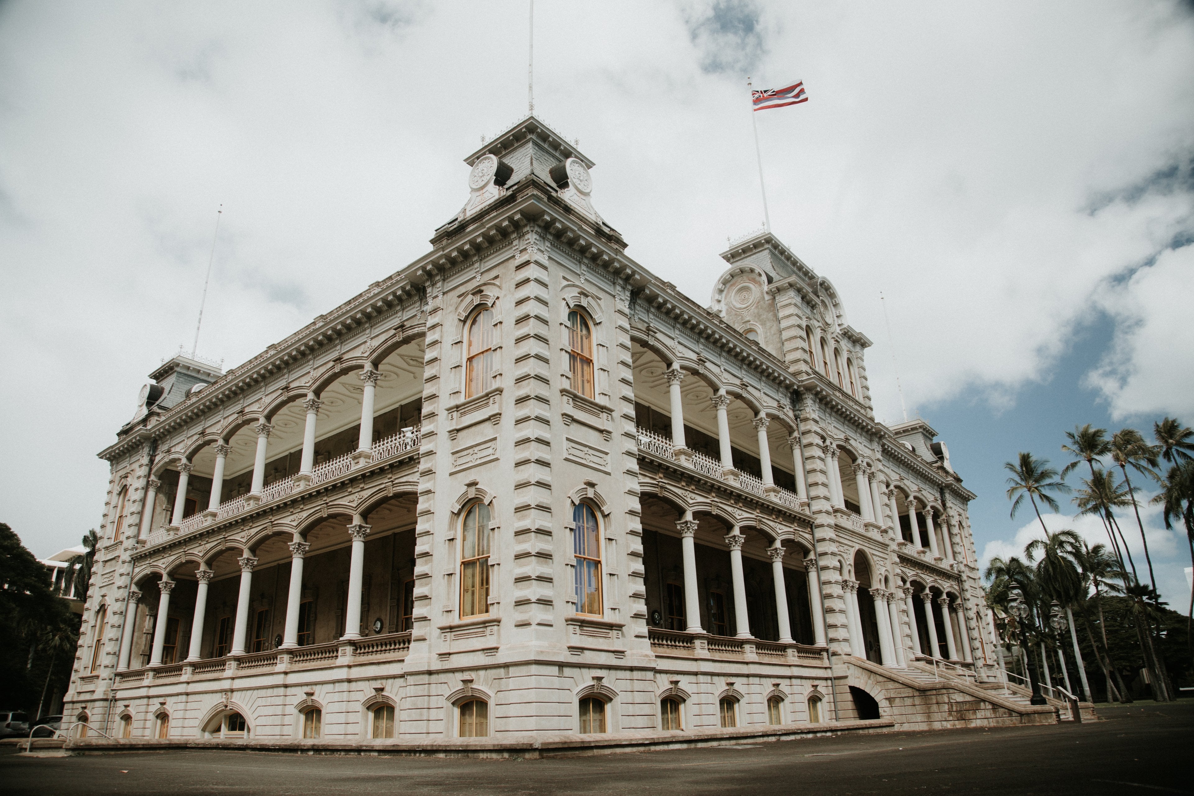 ʻIolani Palace in downtown Honolulu