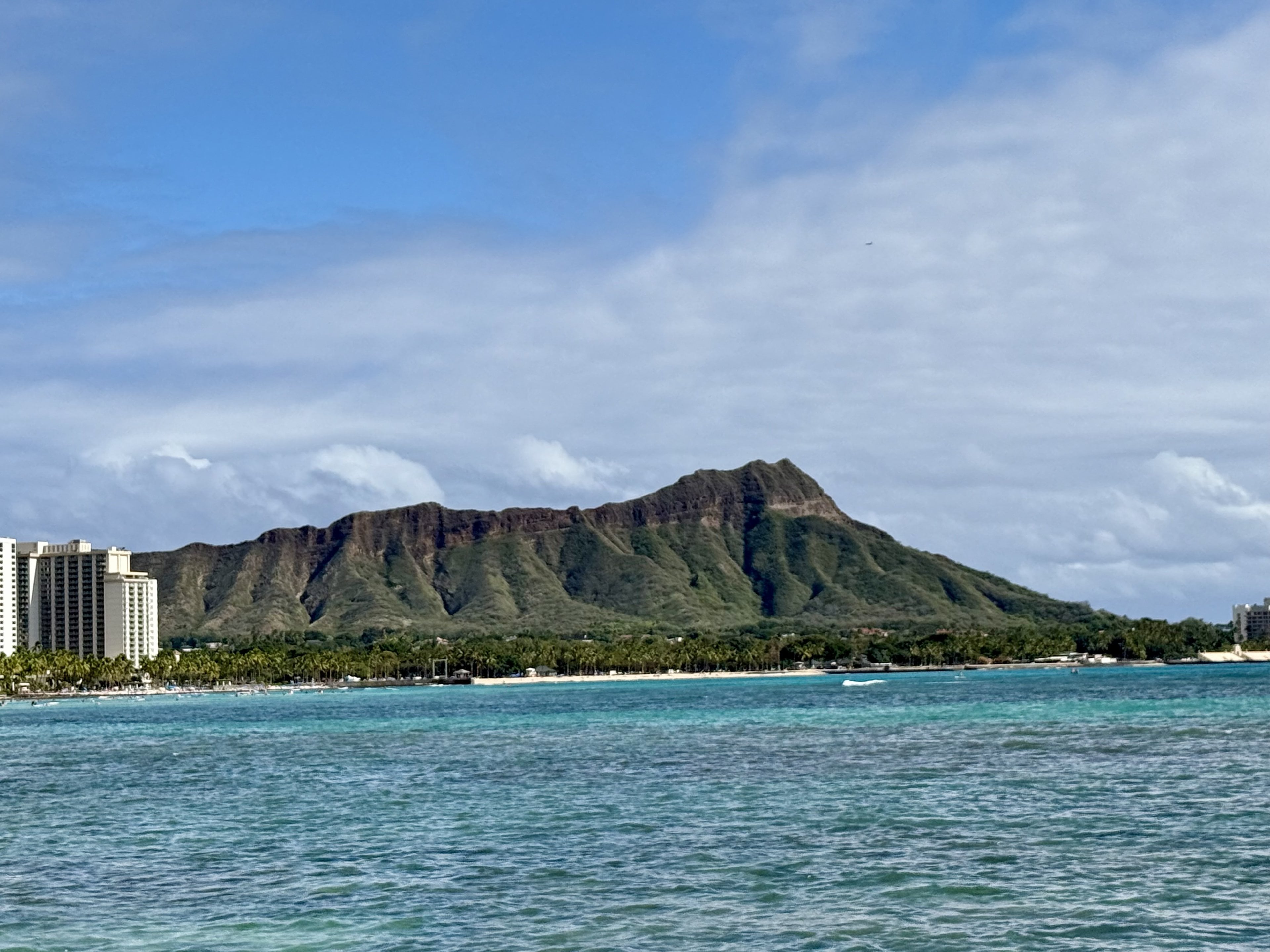 Diamond Head seen from Fort DeRussy Beach