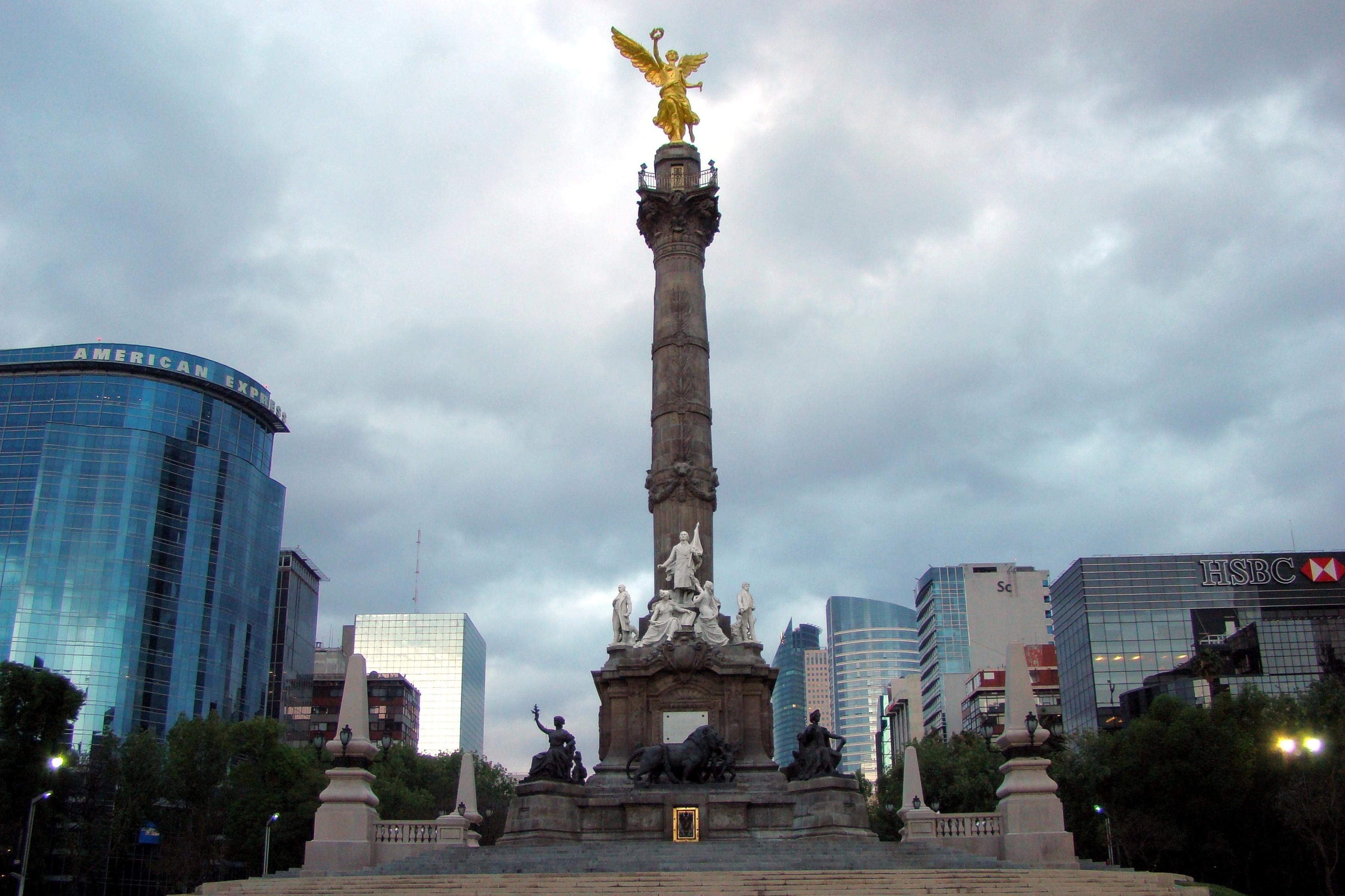 The Ángel de la Independencia on Reforma at the edge of Colonia Juárez