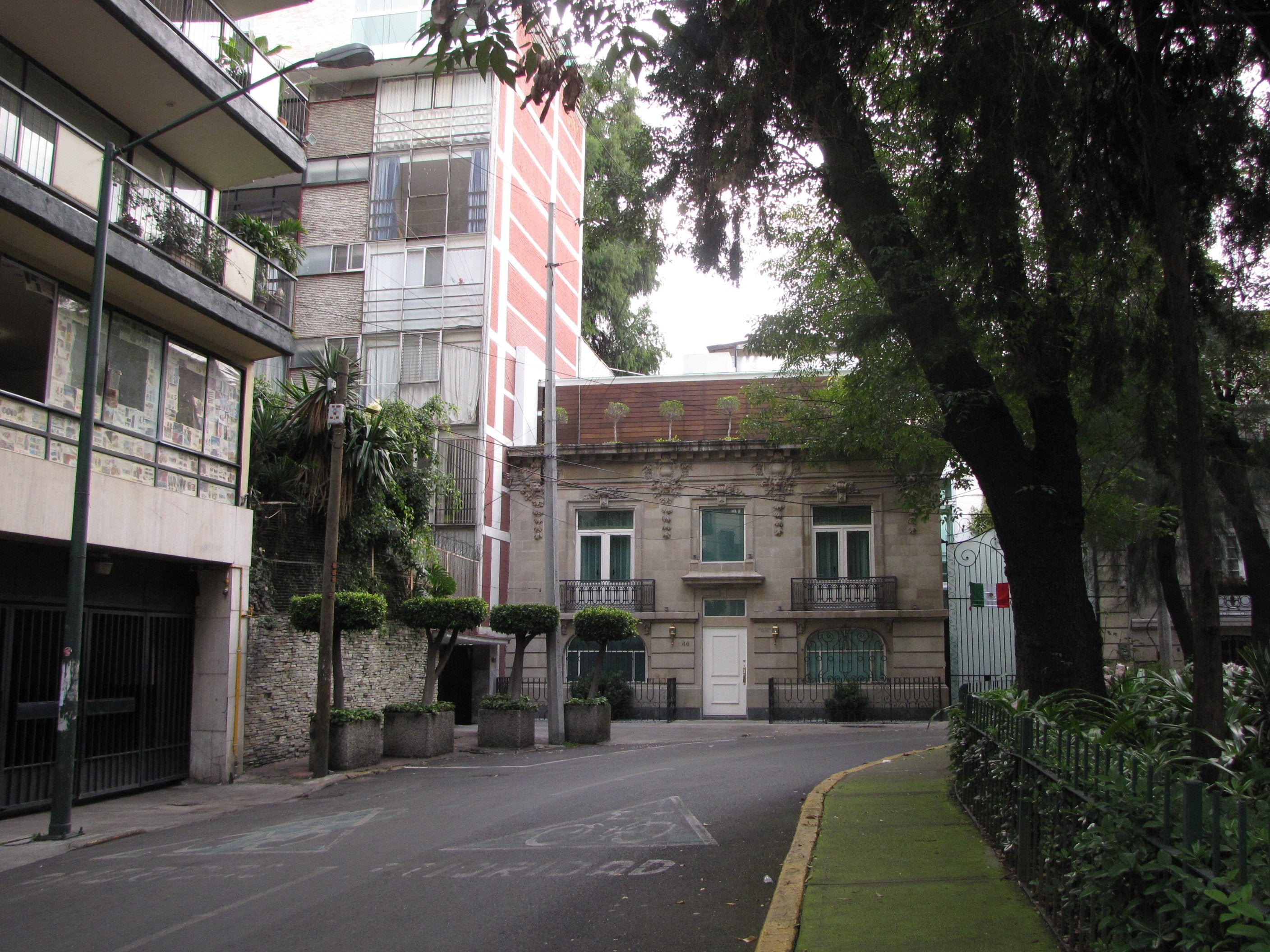 Houses around Plaza Río de Janeiro in Roma Norte