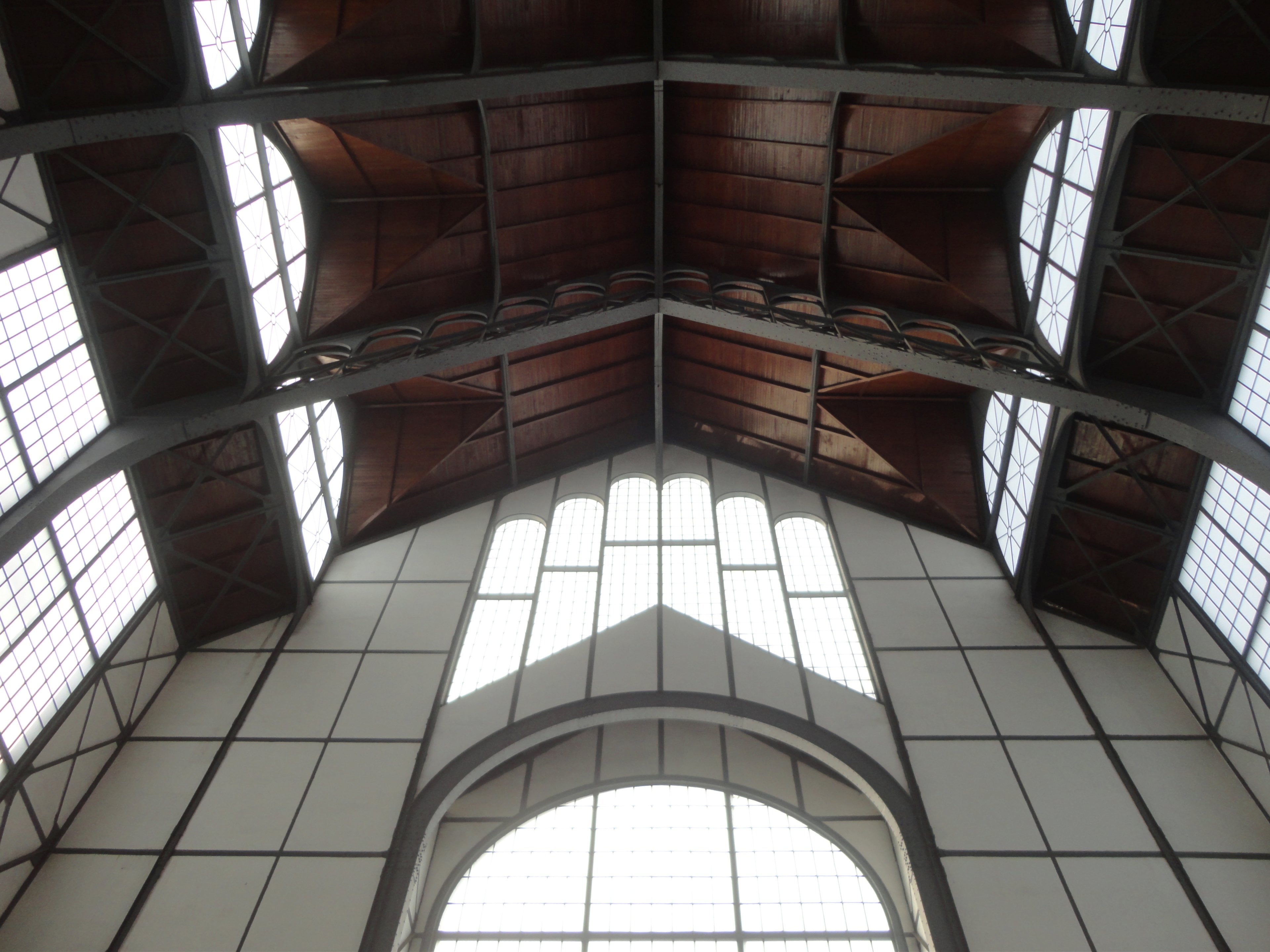 The iron-and-glass roof of the Museo Universitario del Chopo