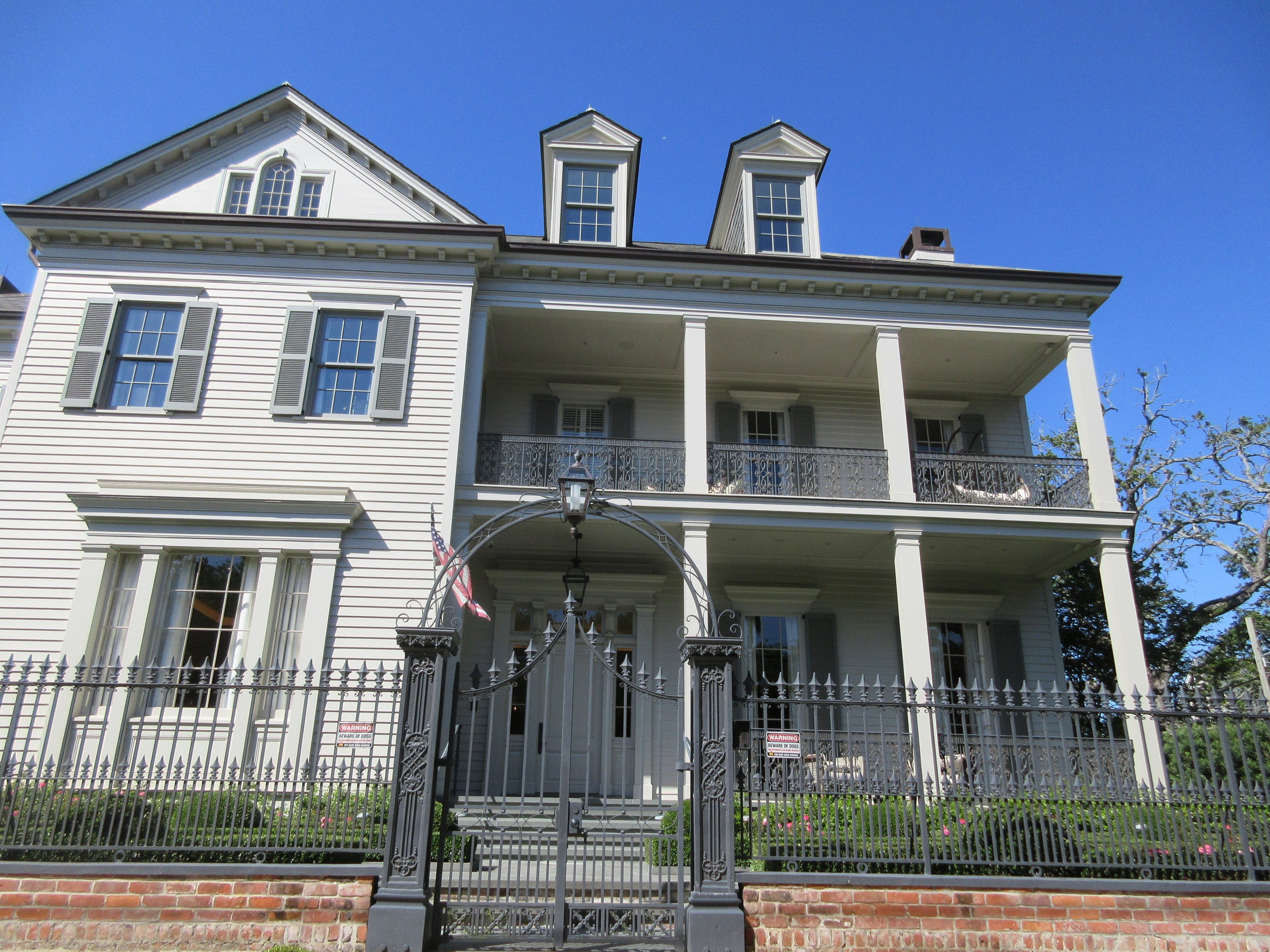 A columned Greek Revival house in the Garden District