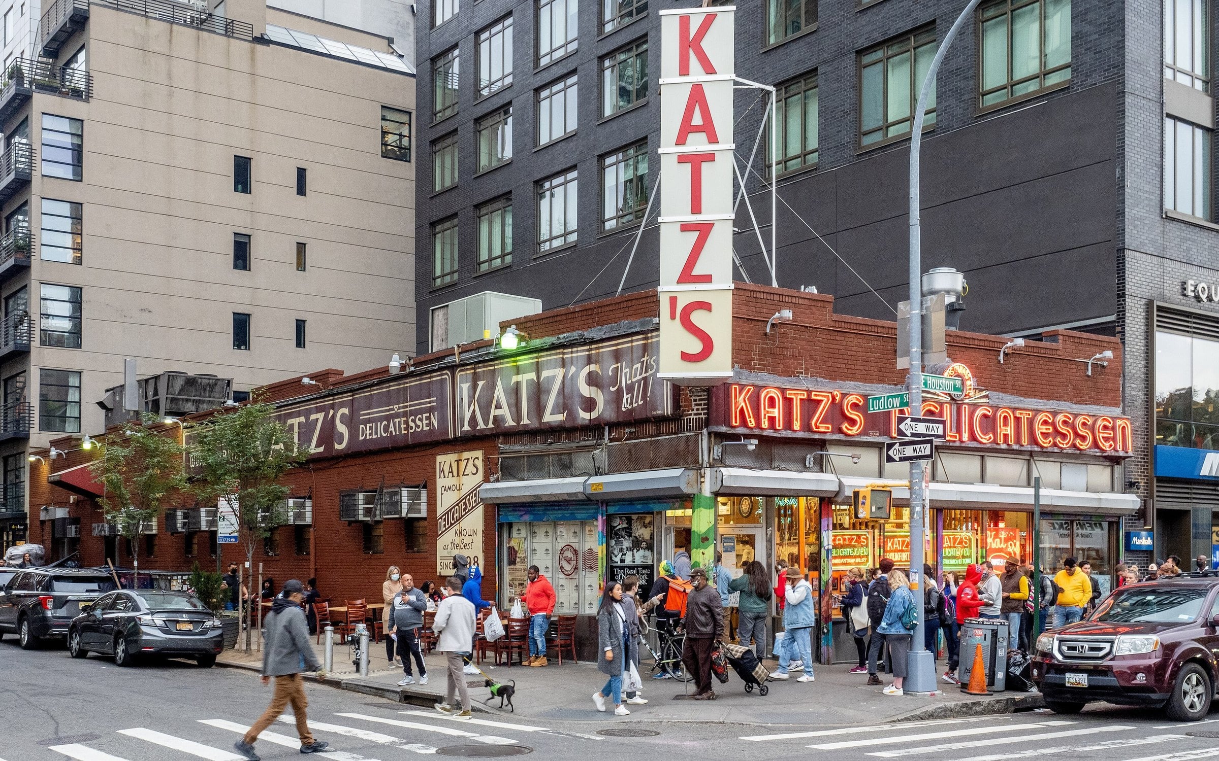 Katz's Delicatessen corner at Houston and Ludlow with crowds