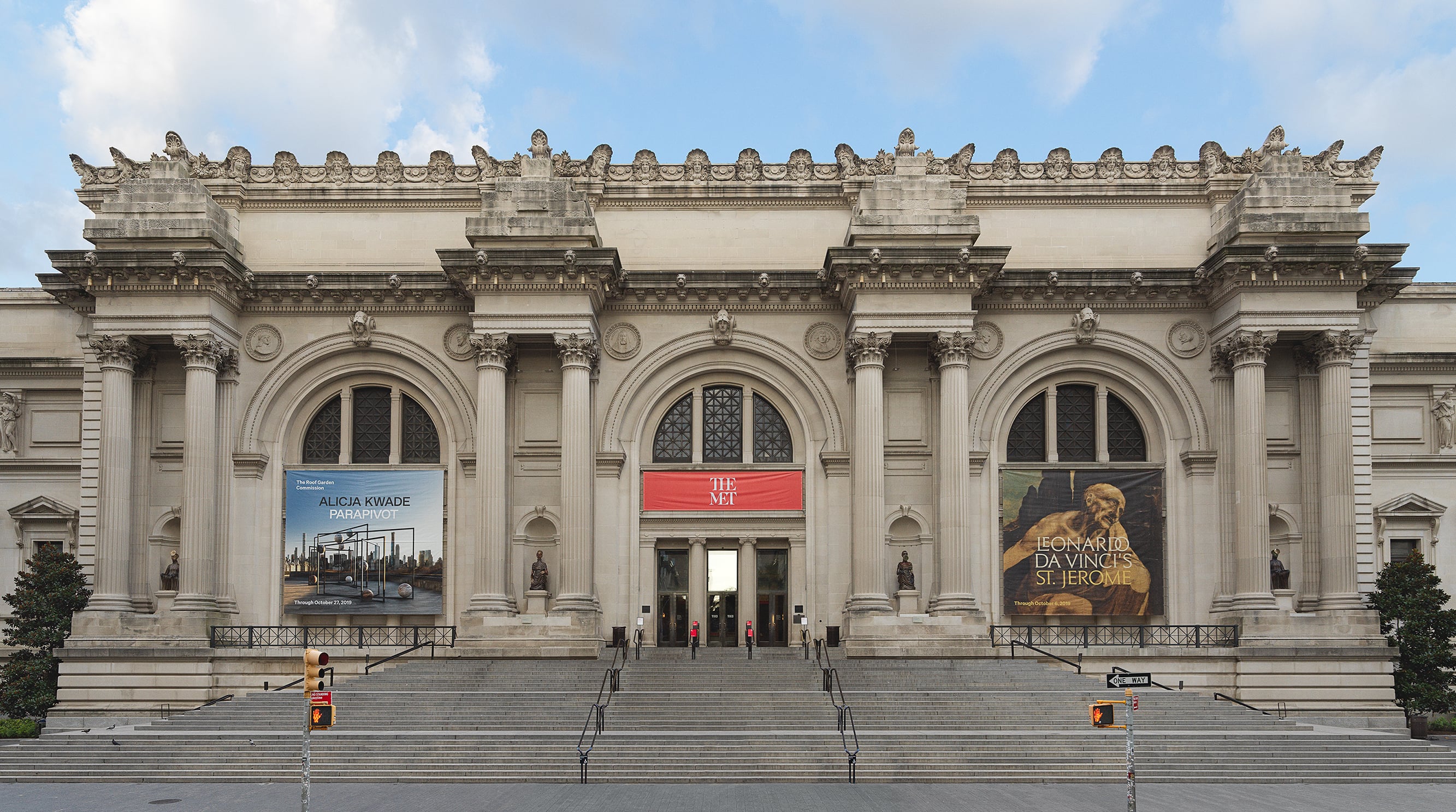 Metropolitan Museum of Art facade along Fifth Avenue