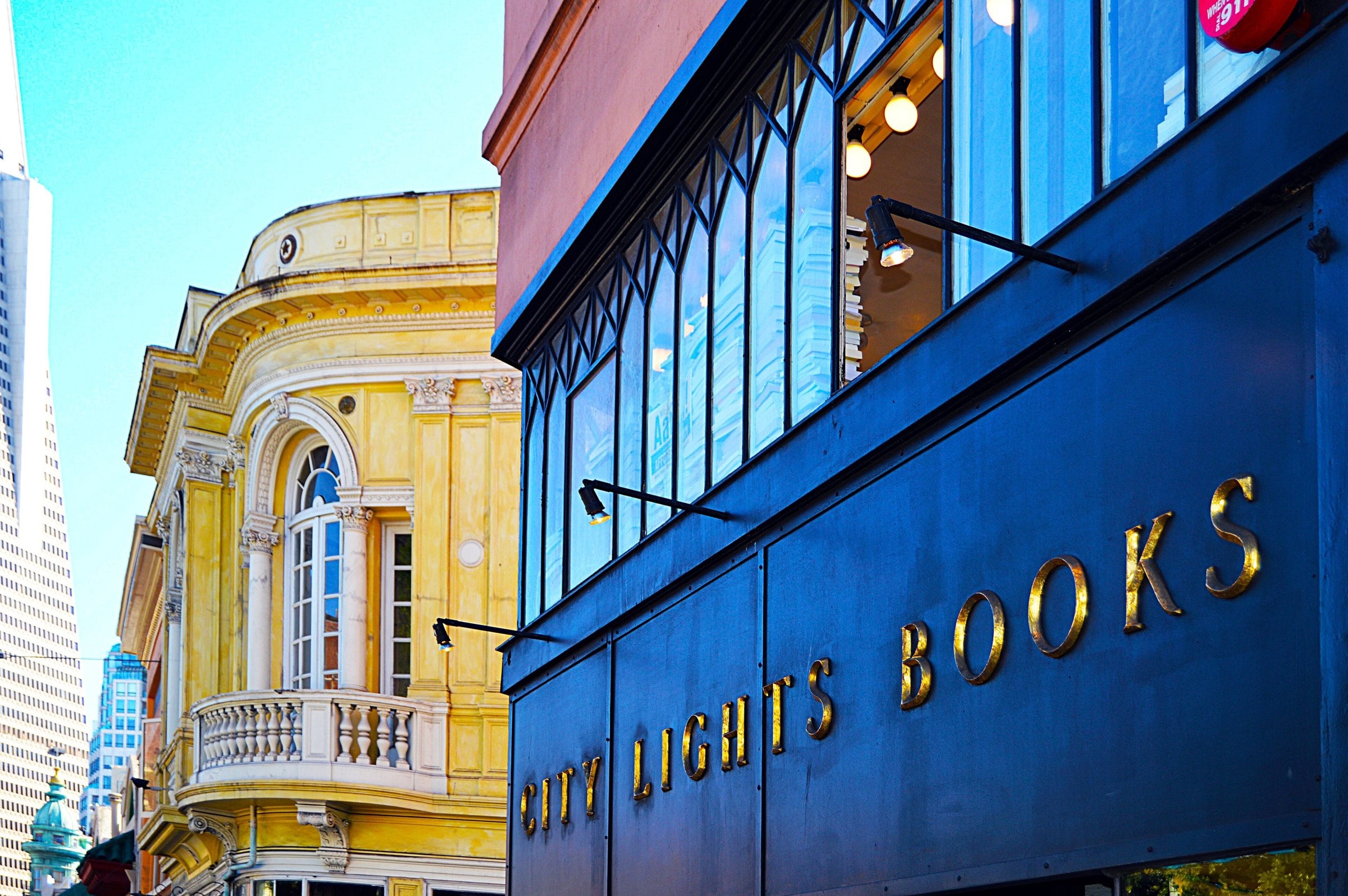 City Lights Books and Vesuvio Cafe on Columbus Ave, Transamerica Pyramid behind