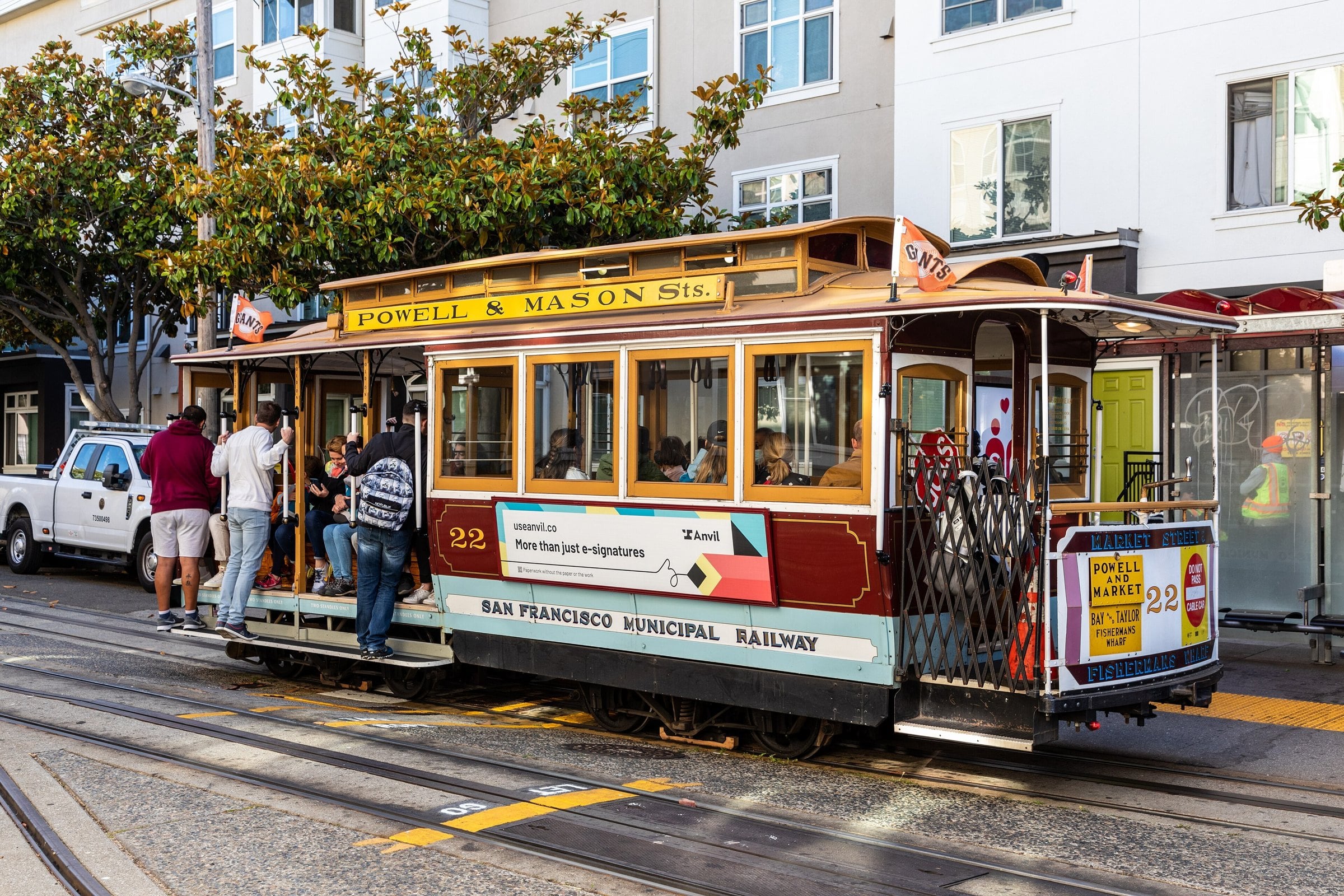 Powell–Mason cable car at the Powell & Market turnaround