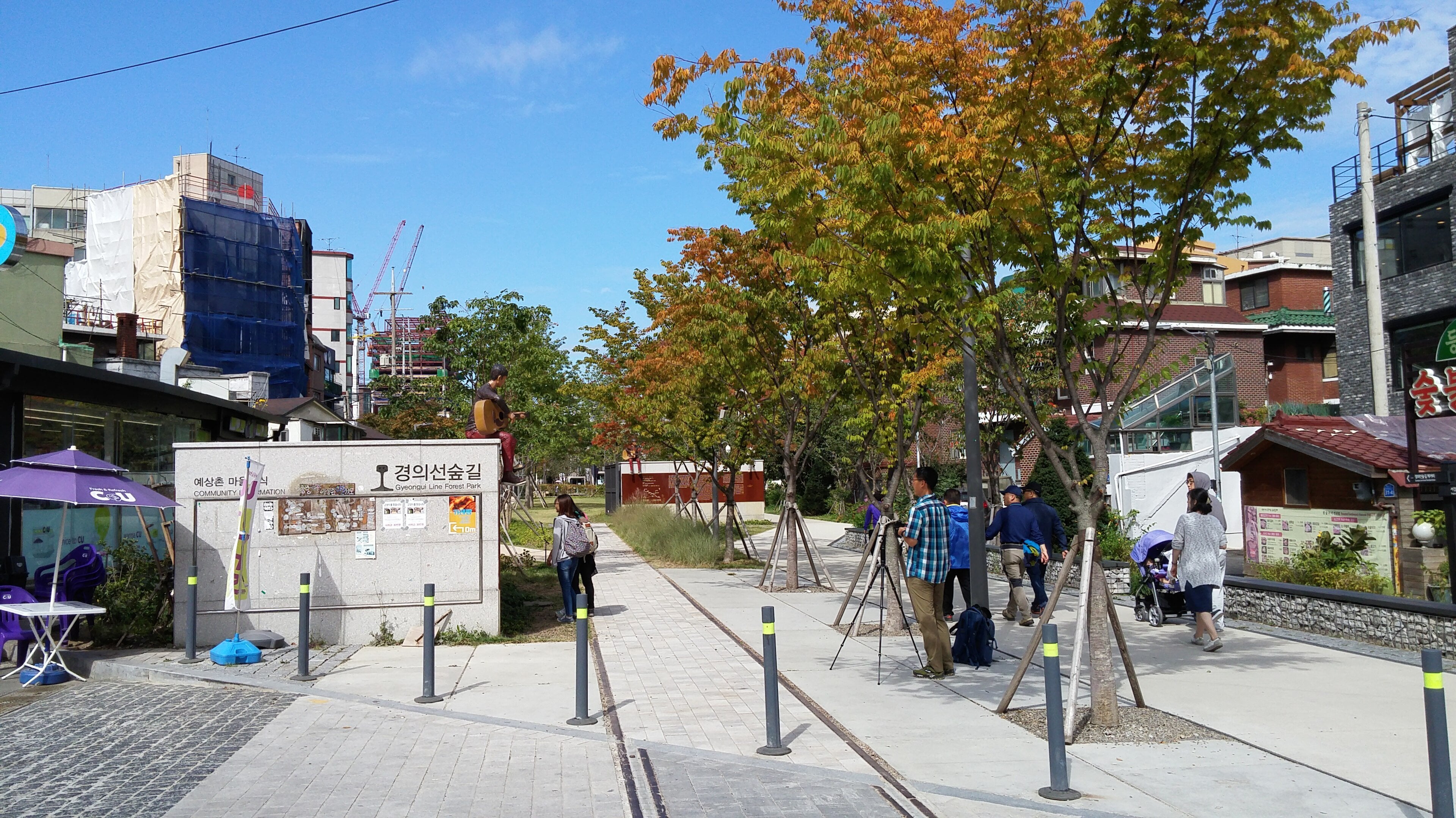Gyeongui Line Forest Park near Hongdae