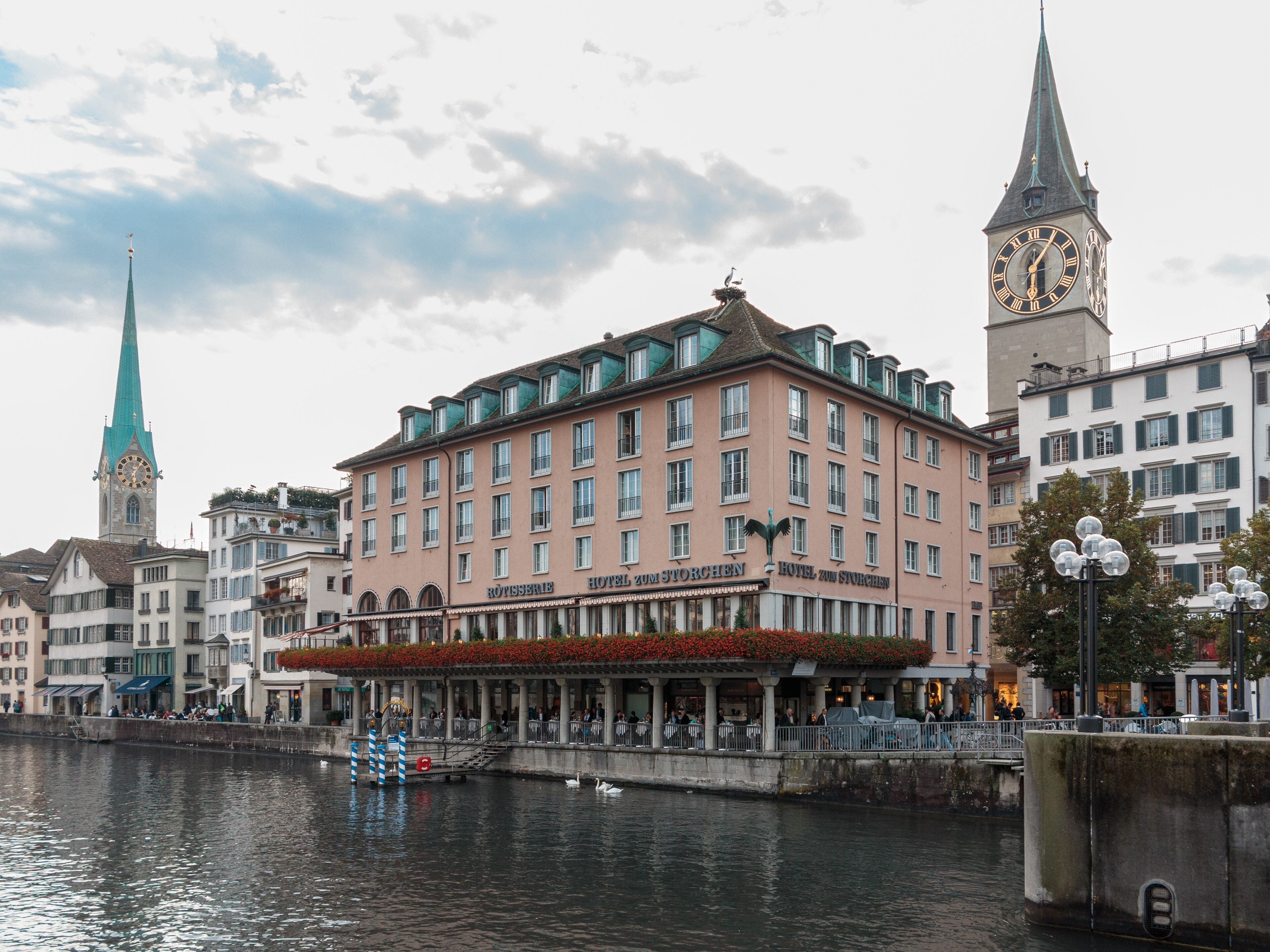 Hotel Storchen on the Limmat below St. Peter